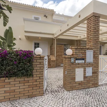 度假居 Checkincheckout Villamoura With Private Pool *